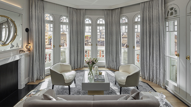 mandarin oriental hyde park london turret living room