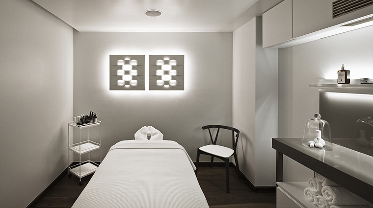 Property TheMetropolitanbyCOMOLondon Hotel Spa SingleTreatmentRoom TheCOMOGroup