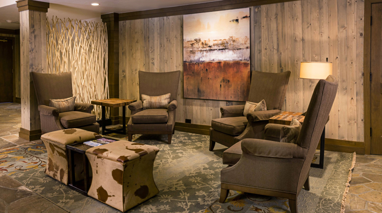 PropertyImage VailMountainLodgeandSpa Hotel PublicSpaces LobbyDetail CreditVailMountainLodgeandSpa