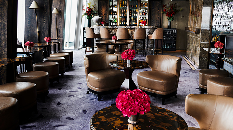 shangri la hotel at the shard london Gong bar2