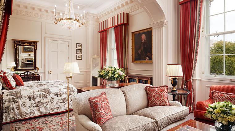 the lanesborough new royal suite bedroom