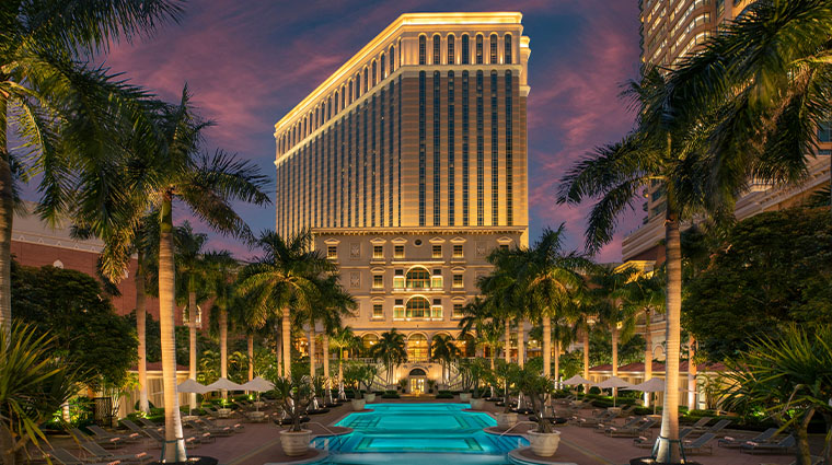 the venetian macao new pool